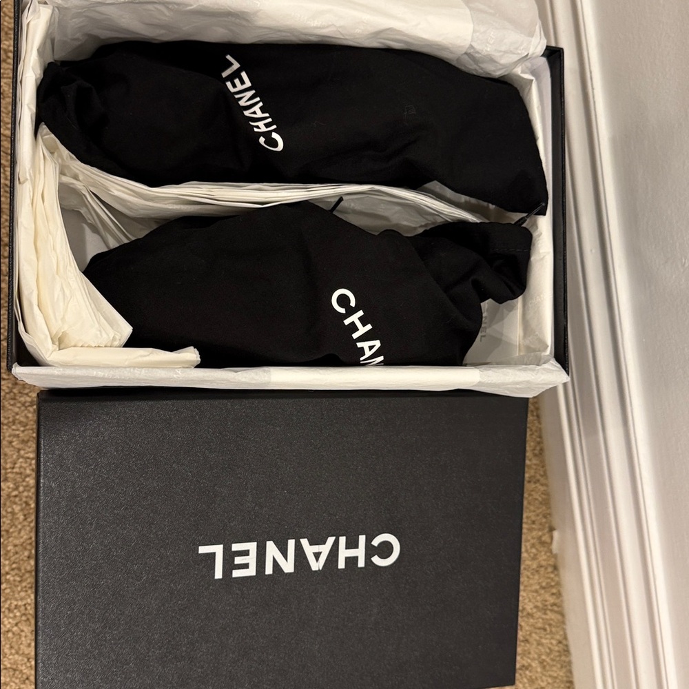 Chanel Classic Two-Tone Slingback Pumps Beige & Black Cap Toe Size 37 Worn Once - Picture 13 of 14